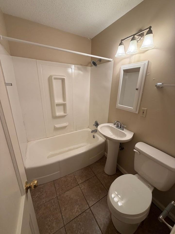 200 W. McMillian Street - Photo 5 of 10