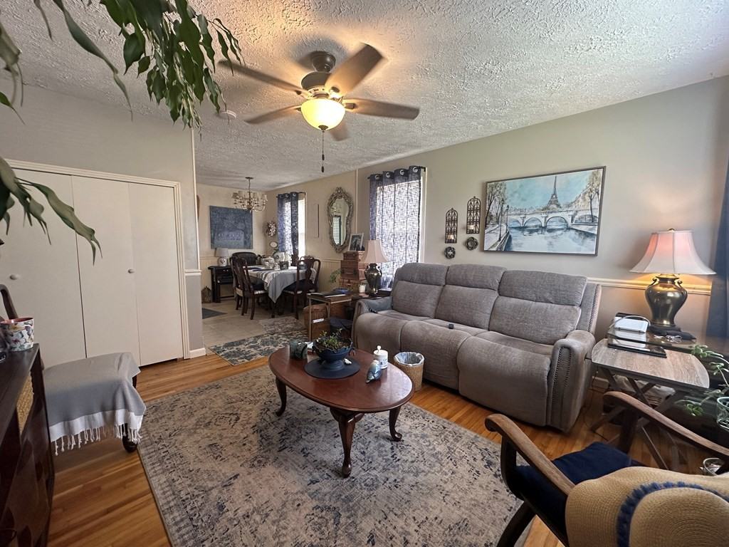 204 Crest Dr #1 - Photo 4 of 50