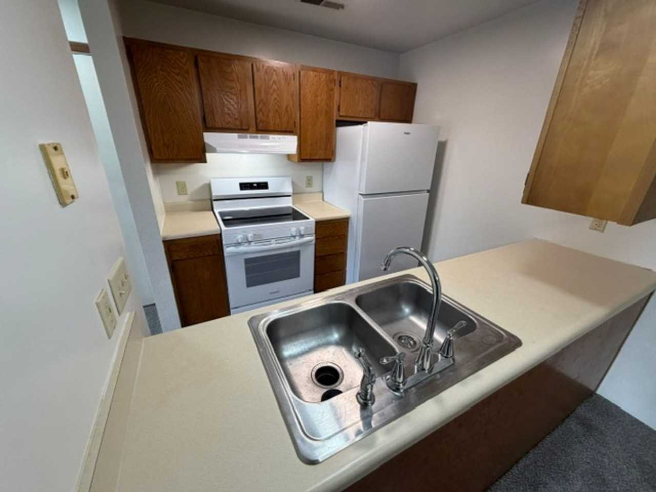 2211 Spansail Dr - Photo 4 of 17