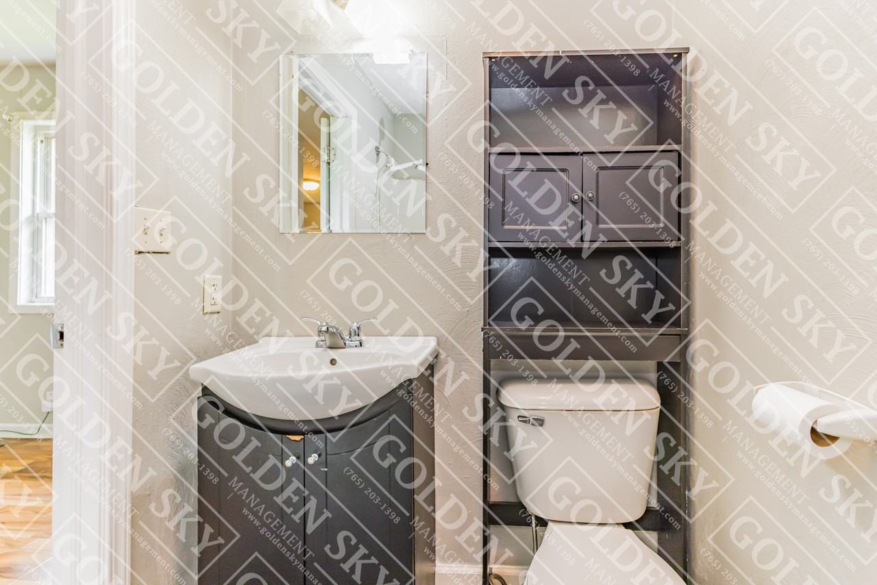 2404 State Street - 2Unit 2 #2 - Photo 6 of 8