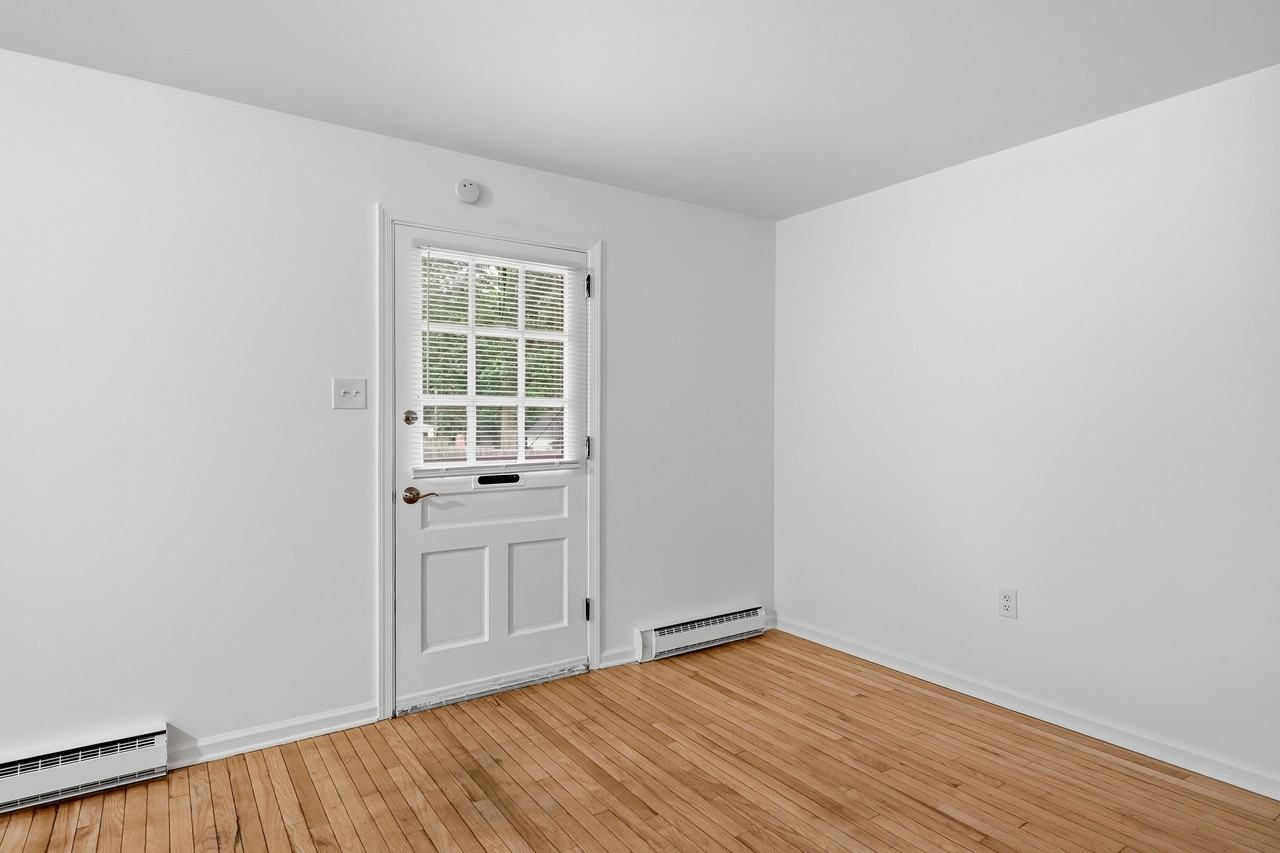 1126 Wayne Ave #1126 - Photo 3 of 21