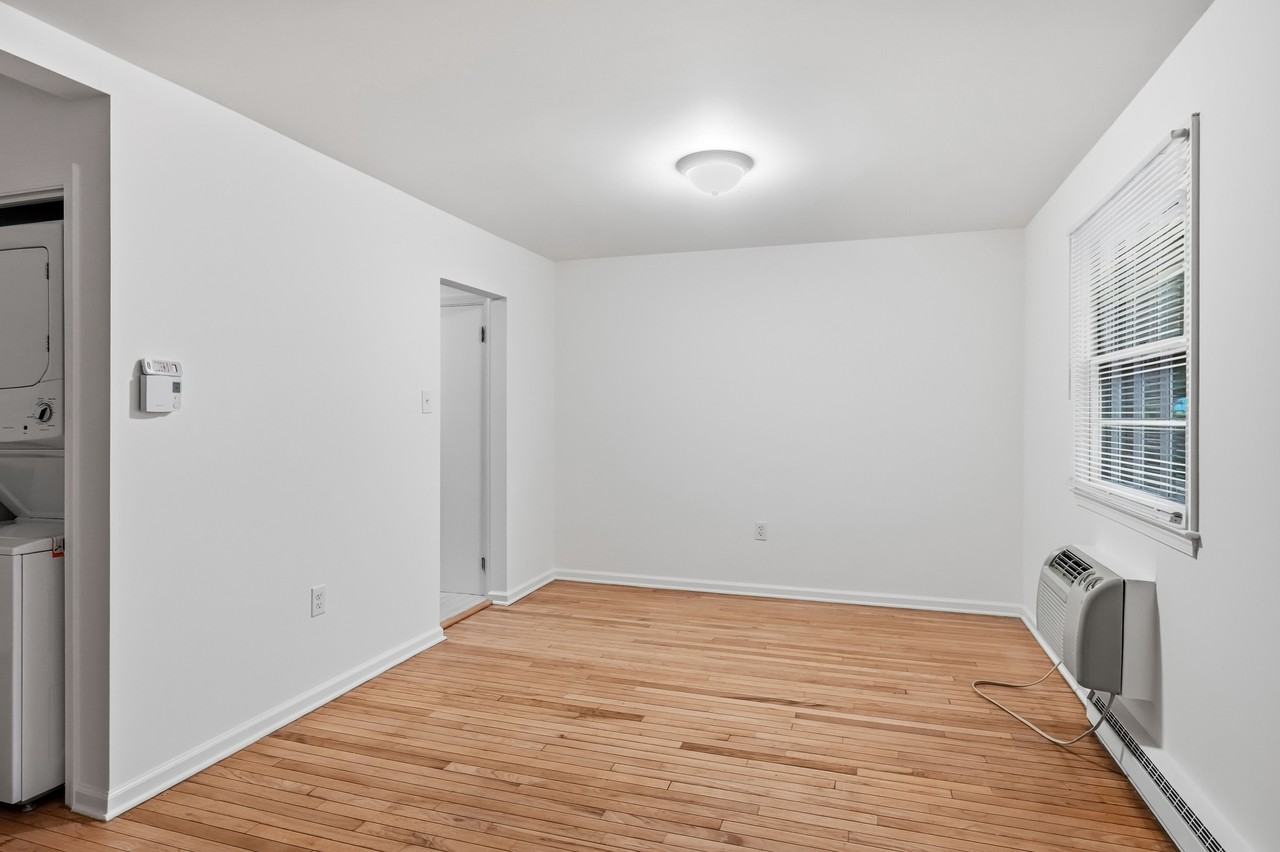 1126 Wayne Ave #1126 - Photo 4 of 21