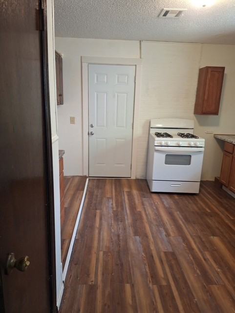 712 S Chapman Ave #135 - Photo 5 of 12