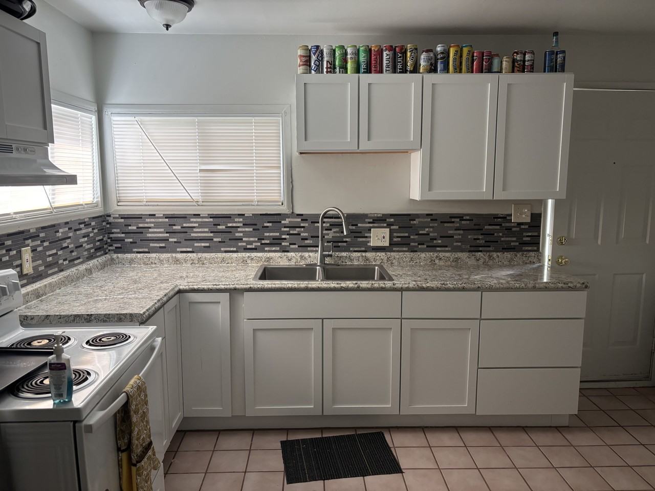 282 N Beverly Ave #1 - Photo 2 of 14