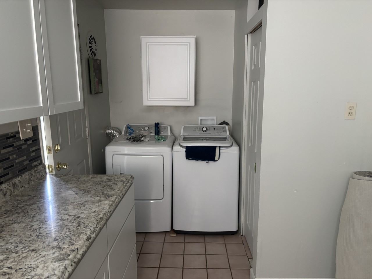 282 N Beverly Ave #1 - Photo 3 of 14