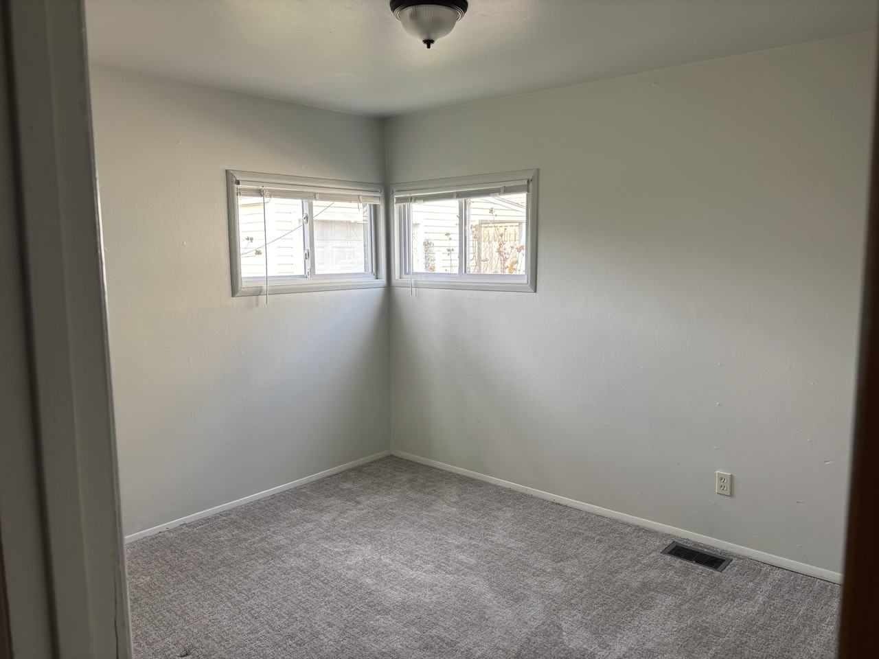282 N Beverly Ave #1 - Photo 7 of 14