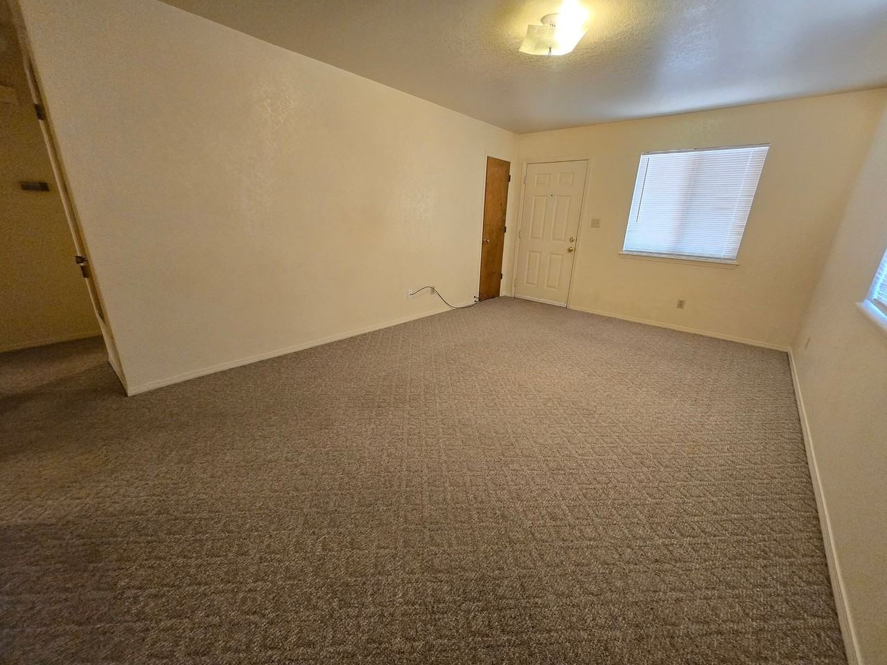 Meadow Lane Apartments - Photo 5 of 28