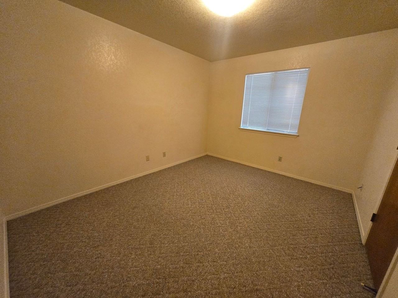 Meadow Lane Apartments - Photo 7 of 28