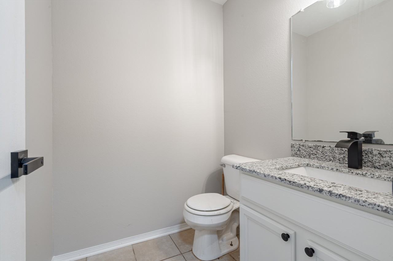 829 N Oakland Ave #1 - Photo 7 of 10