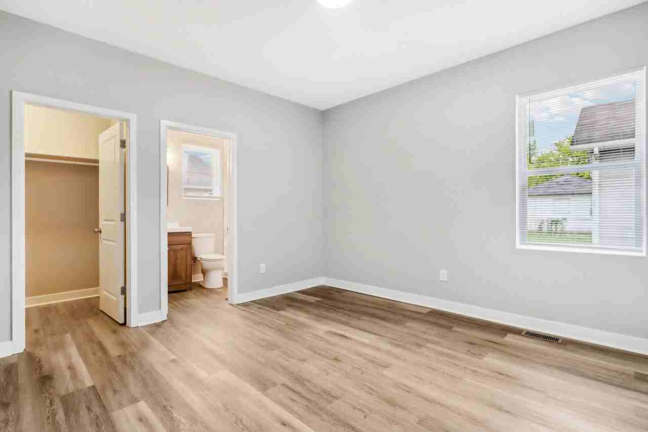 610 Poplar St #1 - Photo 4 of 9