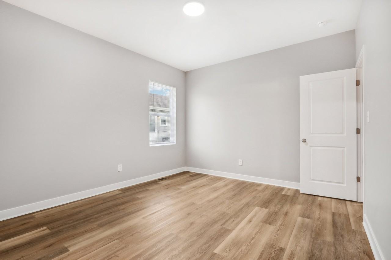 610 Poplar St #2 - Photo 5 of 9