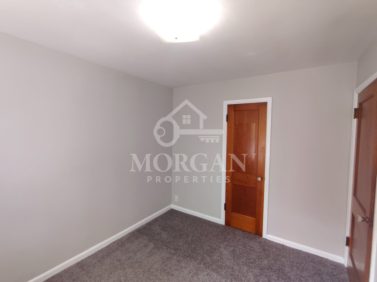 321 W 29th St - Photo 5 of 6