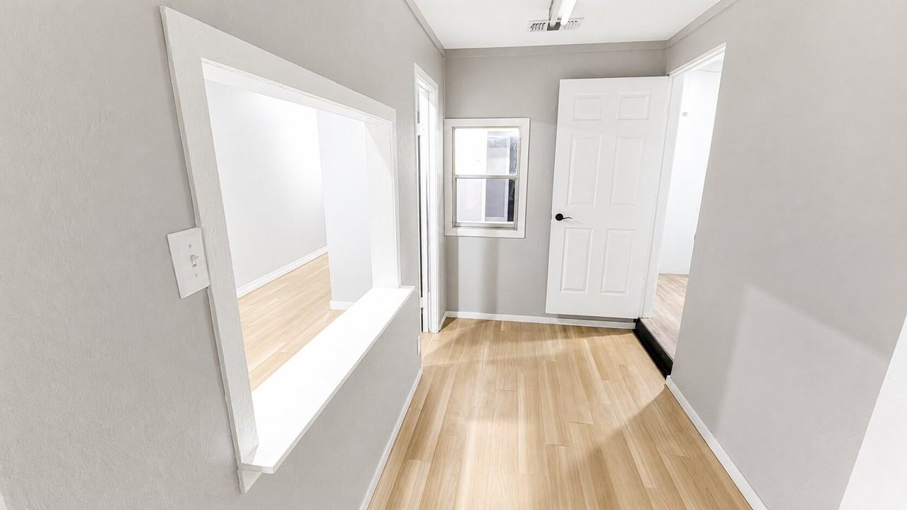 806 W Coffin St #1 - Photo 6 of 13