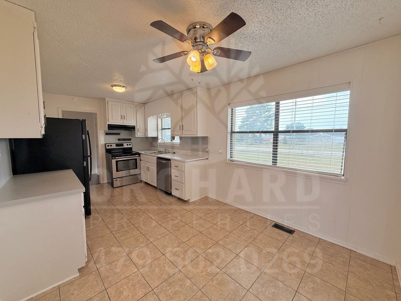 180 S Barrington Rd - Photo 4 of 16