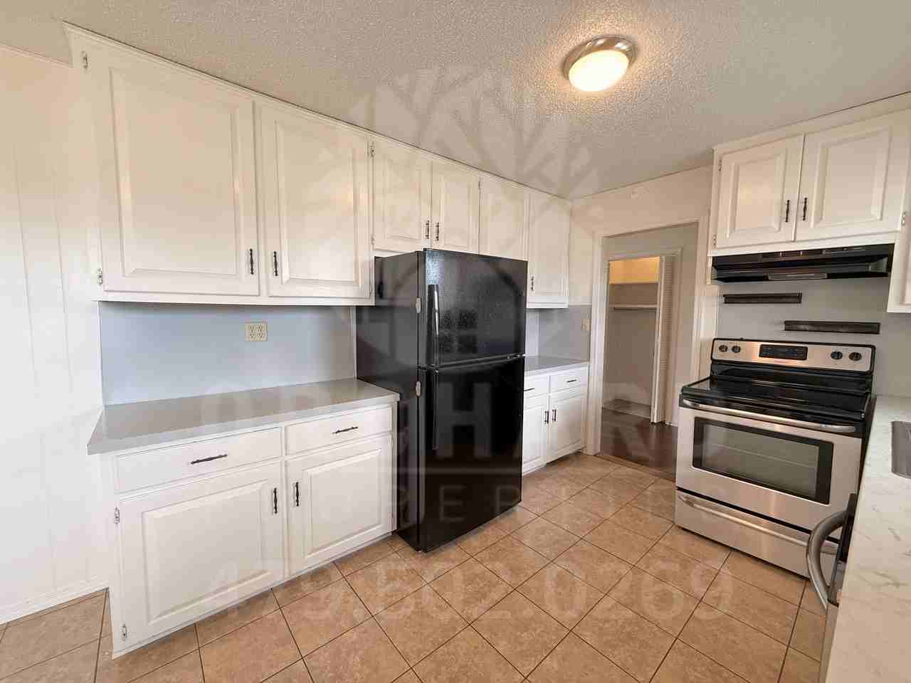 180 S Barrington Rd - Photo 6 of 16