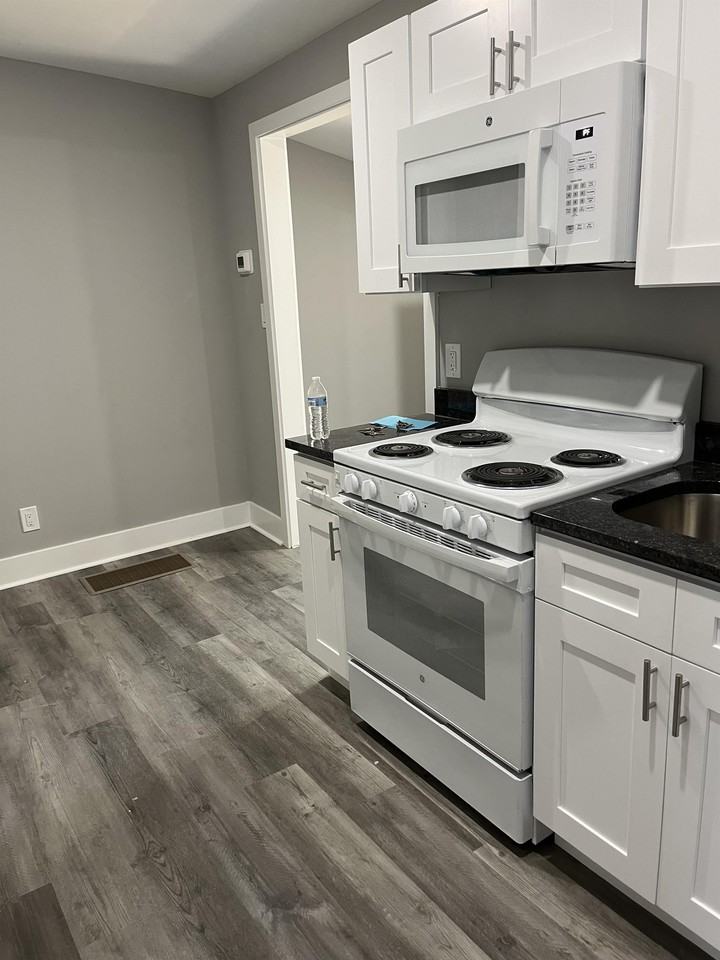 2034 Edgmont Ave Apt 1r #1R - Photo 2 of 5