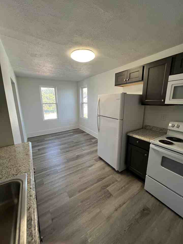 135 N Hamilton Ave #4