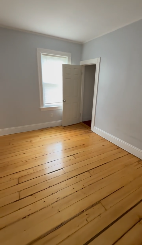 21 Goddard St #2 - Photo 3 of 6