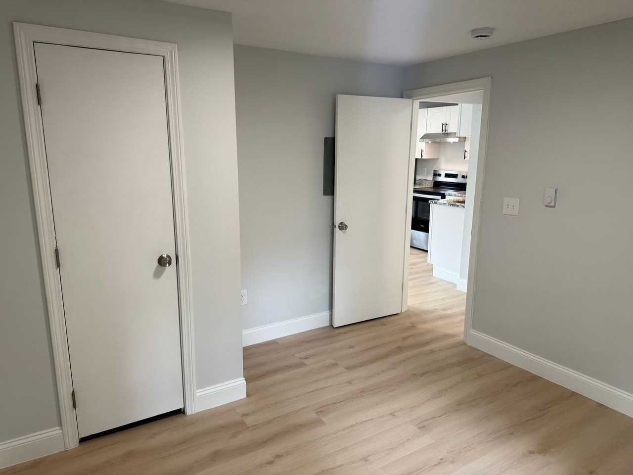 137 Temple Ave - Photo 3 of 10