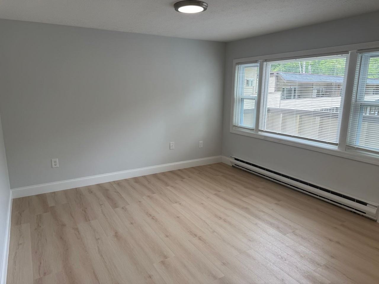 137 Temple Ave - Photo 6 of 10