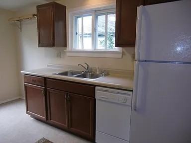 1908 Kings Ct #1 - Photo 3 of 10