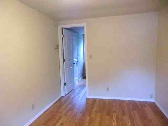 1908 Kings Ct #1 - Photo 4 of 10