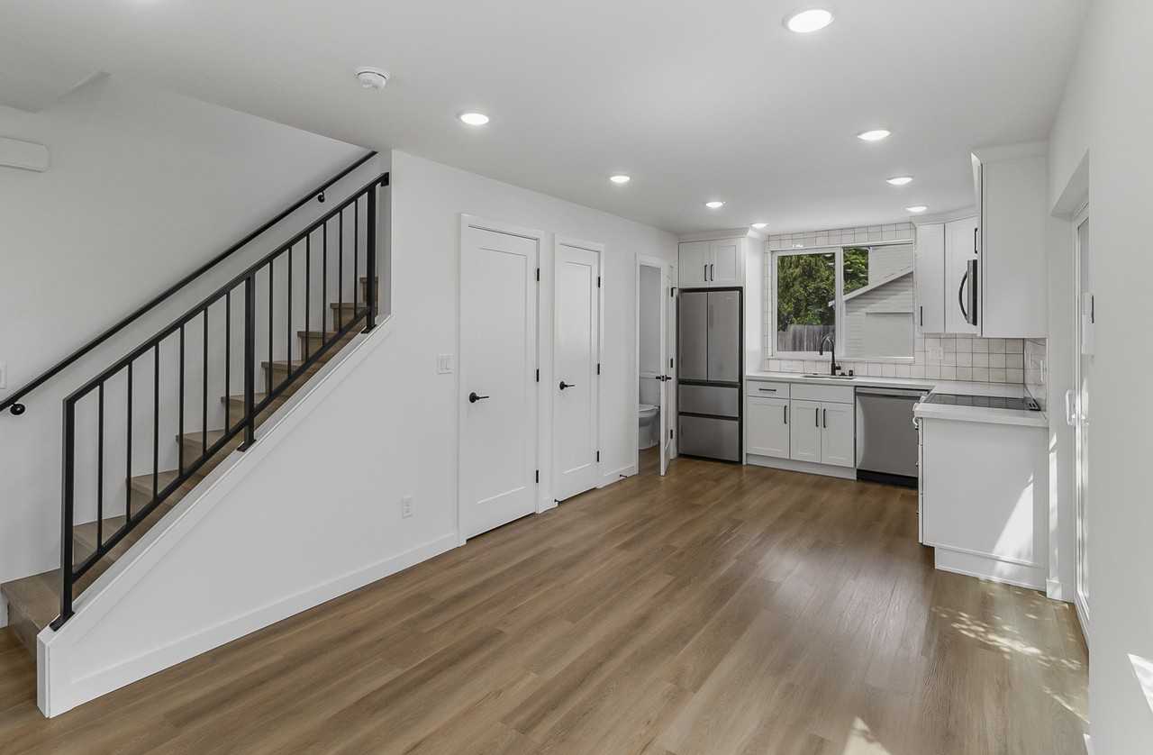 1012B S Donovan St #1 - Photo 3 of 24