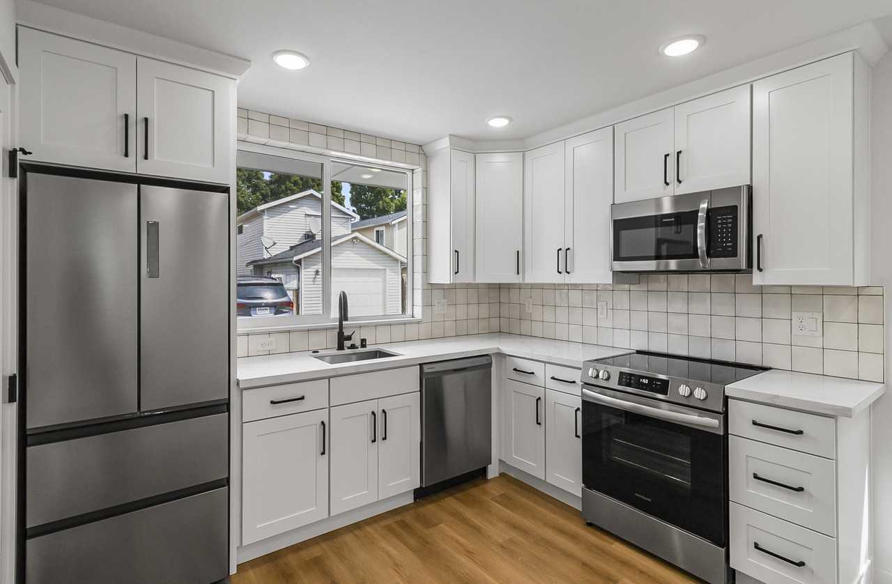 1012B S Donovan St #1 - Photo 5 of 24