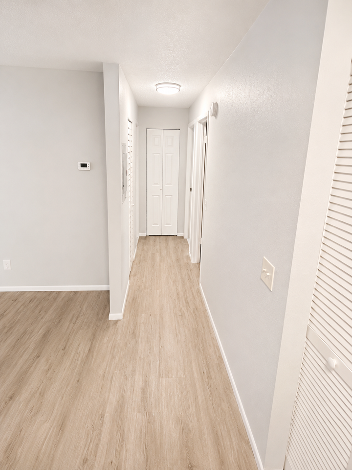 6910 N 22nd St #6910A - Photo 7 of 9