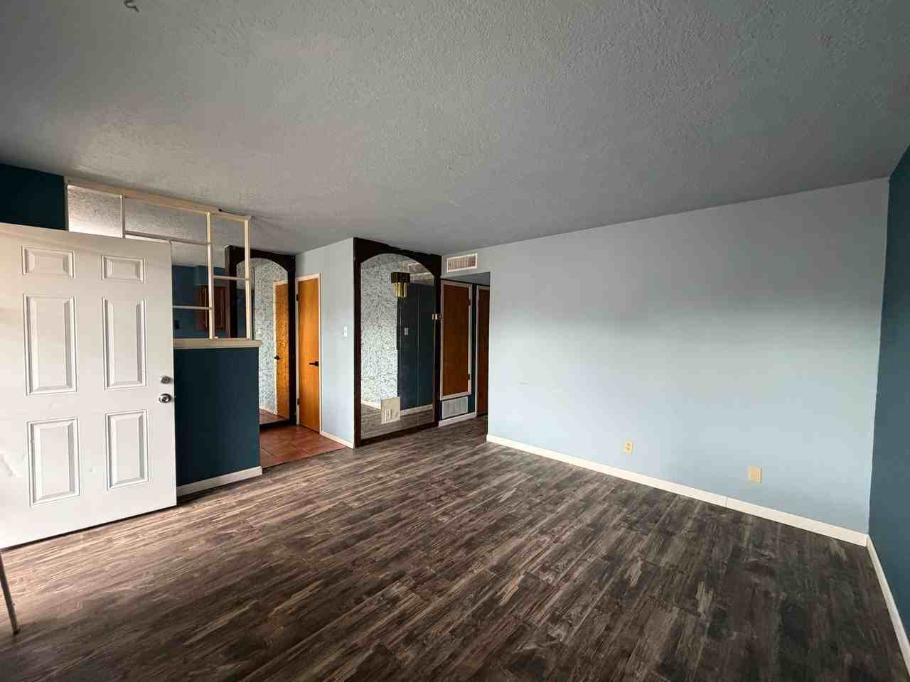 517 Ida Pl Ne - Photo 3 of 19