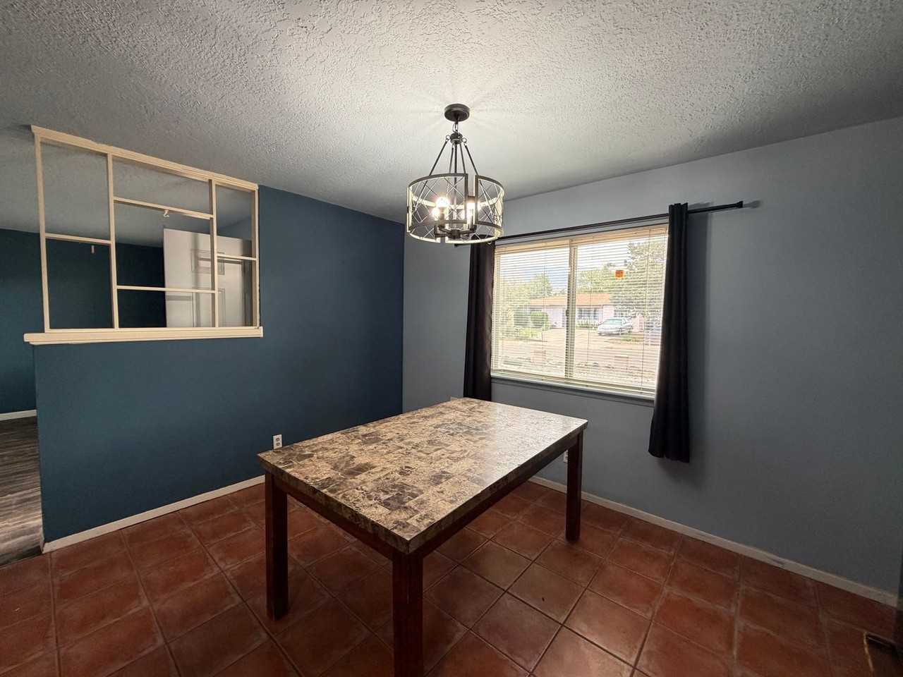517 Ida Pl Ne - Photo 5 of 19