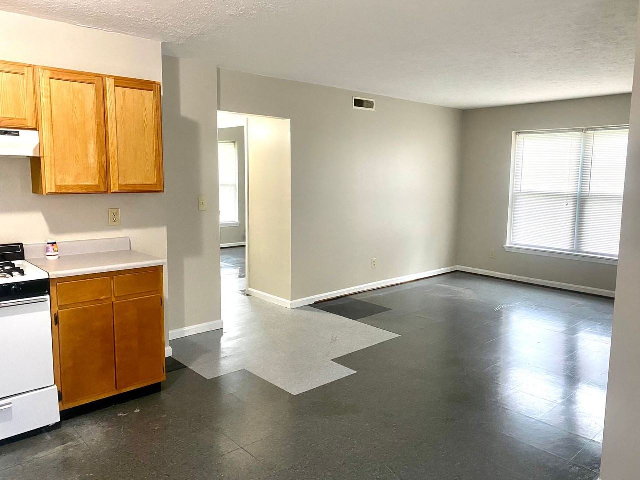 3149 Vermont Ave - Photo 4 of 14