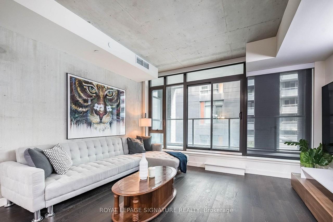 111 Bathurst Street #318
