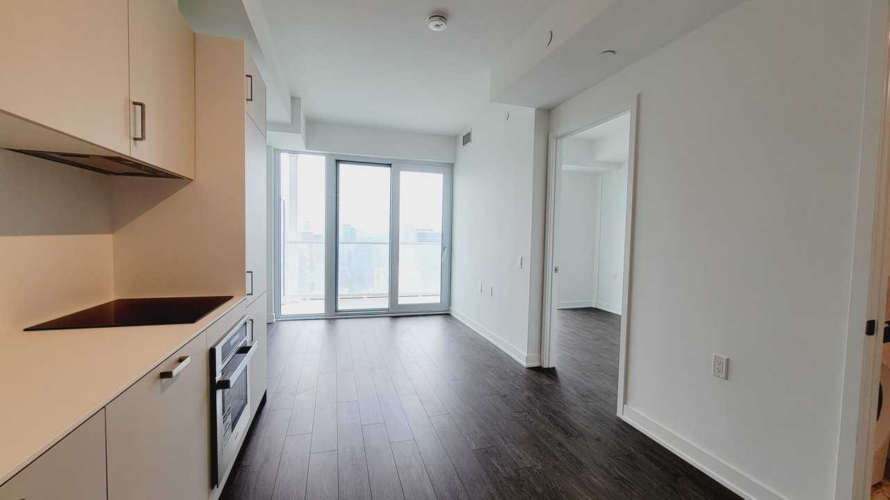 Yonge St & Queen St E #5559 - Photo 4 of 14