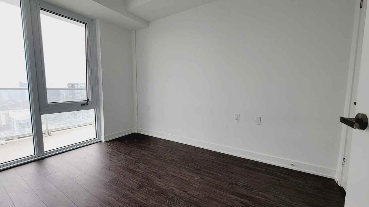 Yonge St & Queen St E #5559 - Photo 7 of 14