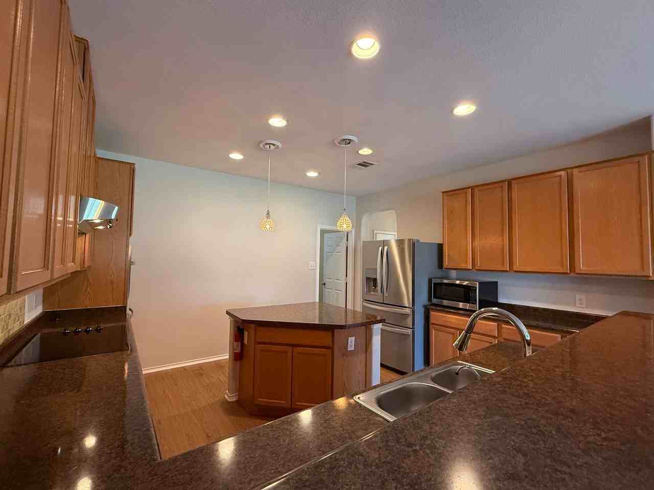 2250 Howry Dr - Photo 2 of 41