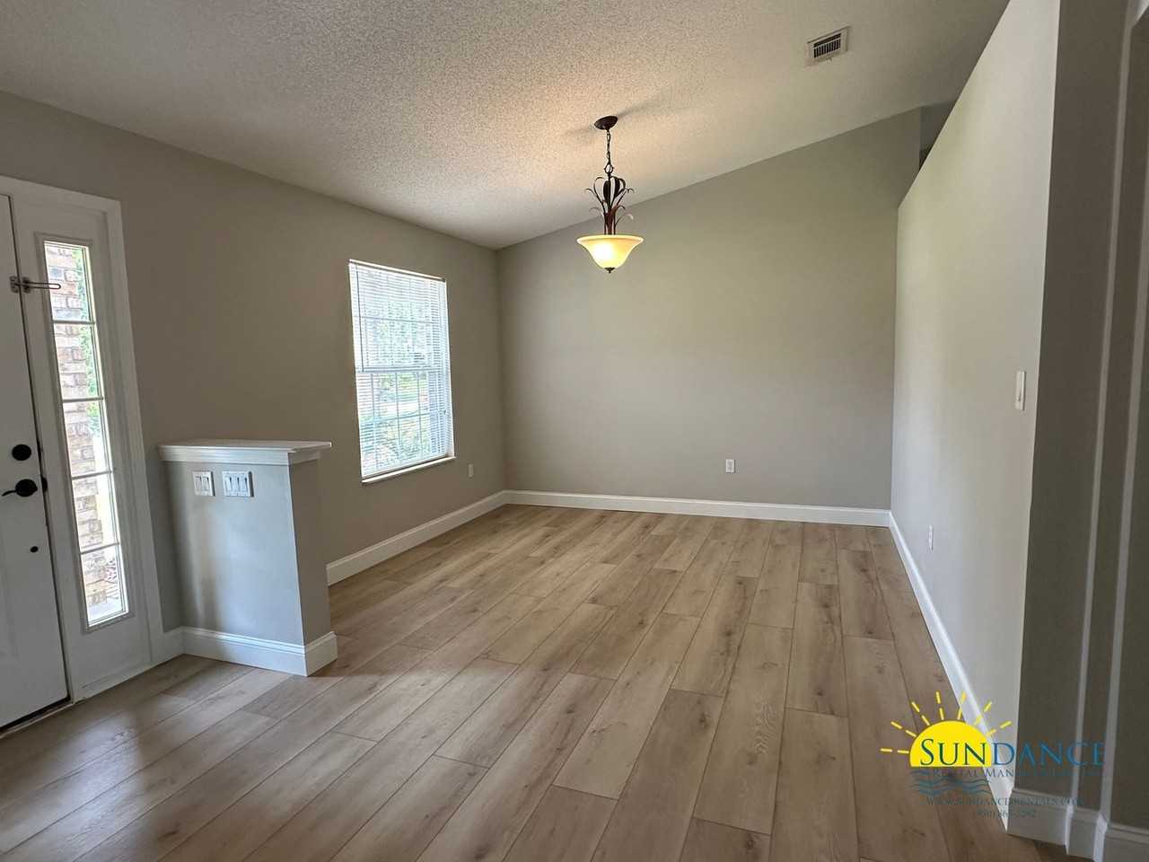 6613 Indian St - Photo 3 of 27