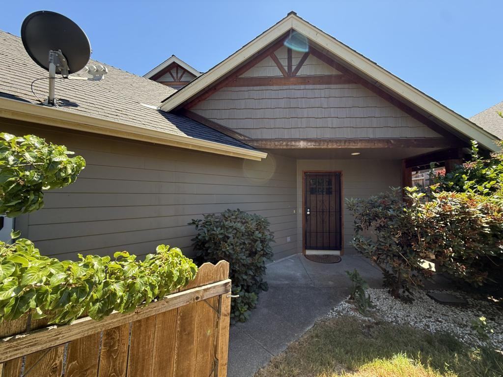 2150 Nw Tara Ln - Photo 2 of 14