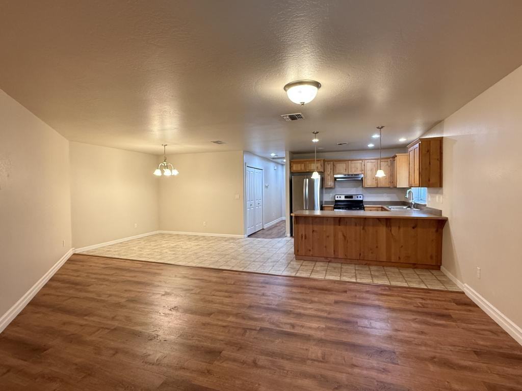 2150 Nw Tara Ln - Photo 3 of 14