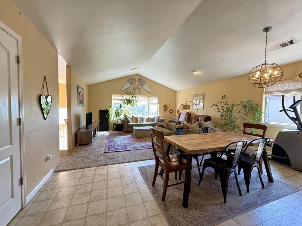 1176 Ne Bonney Doon Ln - Photo 2 of 21