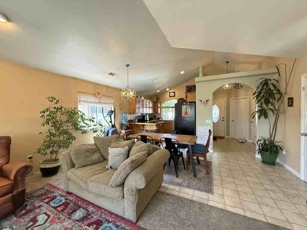 1176 Ne Bonney Doon Ln - Photo 5 of 21