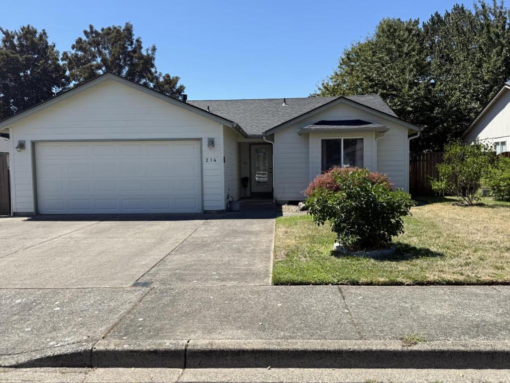 214 Ne 170th Ave - Photo 2 of 32
