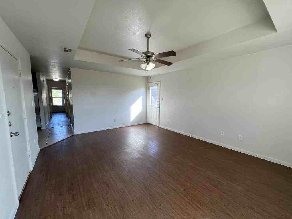 601 Bermuda - Photo 2 of 20