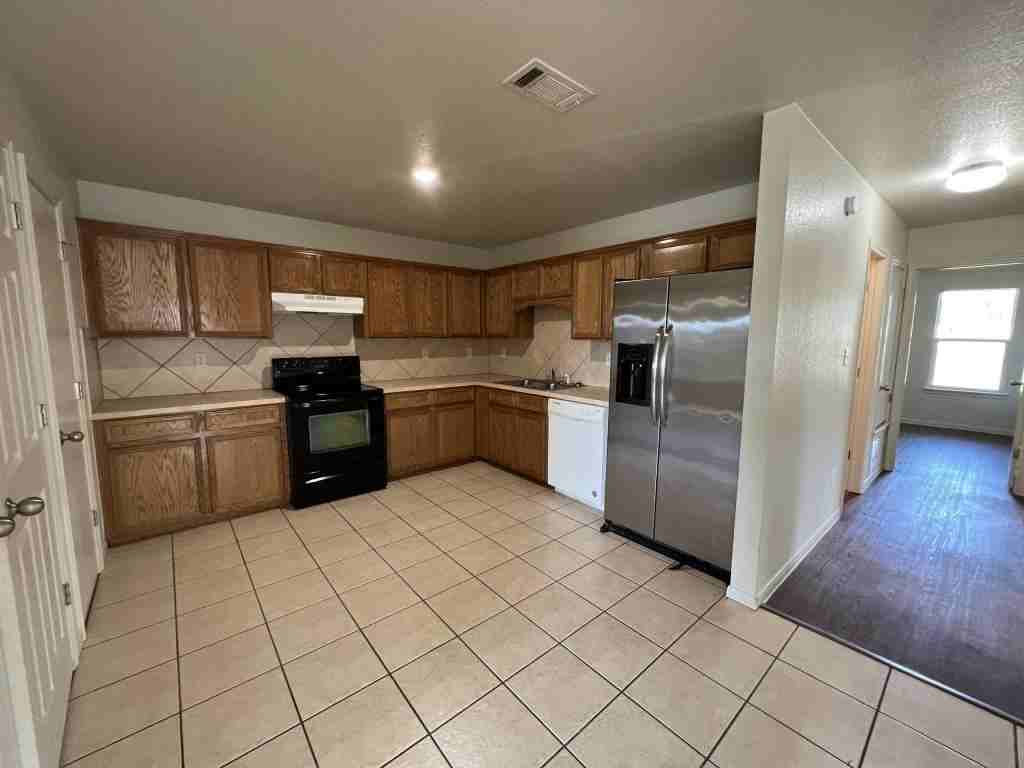 601 Bermuda - Photo 6 of 20