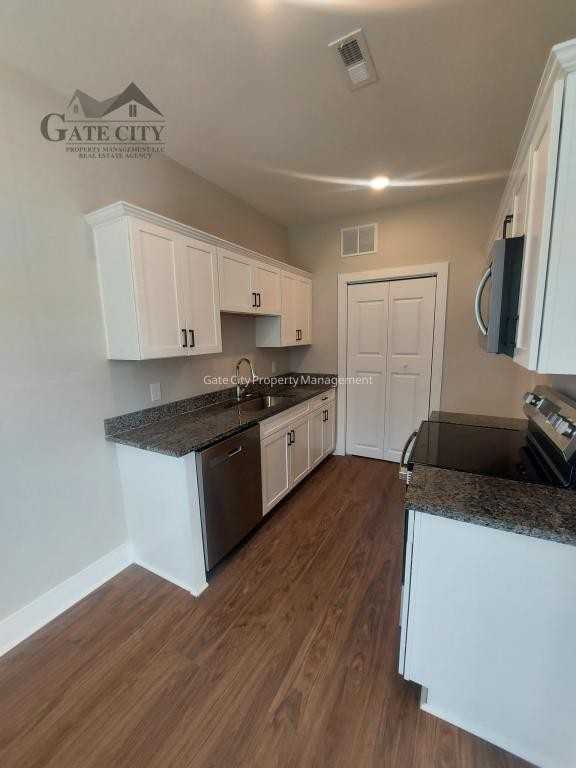 138 Diver Dr - Photo 3 of 16