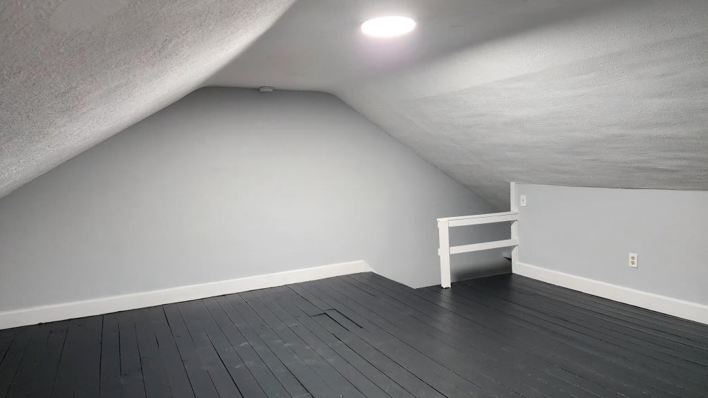1523 S George St - Photo 3 of 11