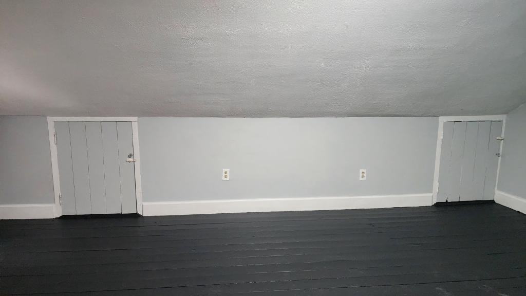 1523 S George St - Photo 4 of 11