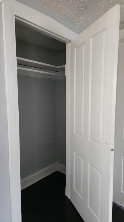 1523 S George St - Photo 6 of 11