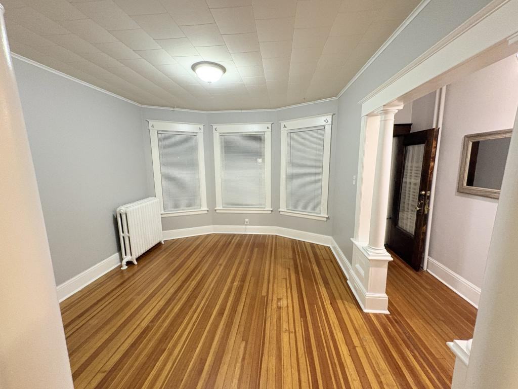 52 Grove Ave - Photo 5 of 19