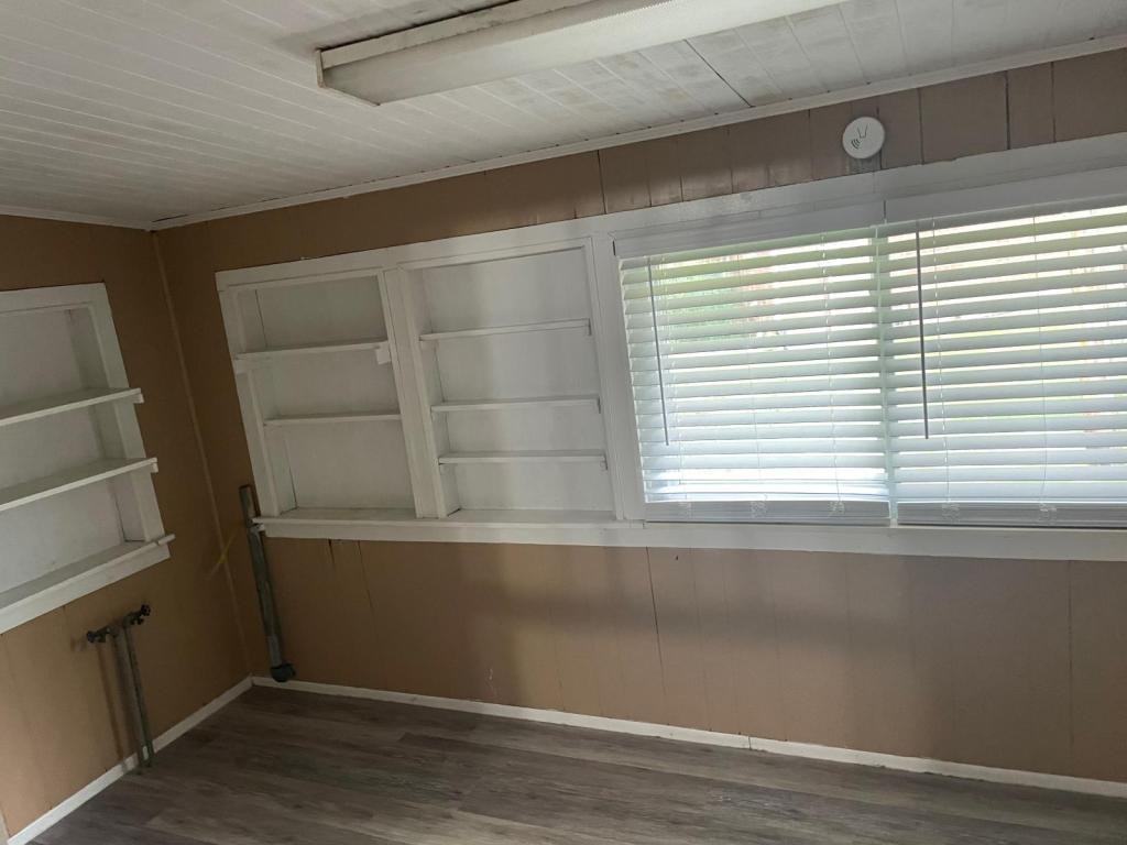 525 Meadow Brook Ave - Photo 6 of 16
